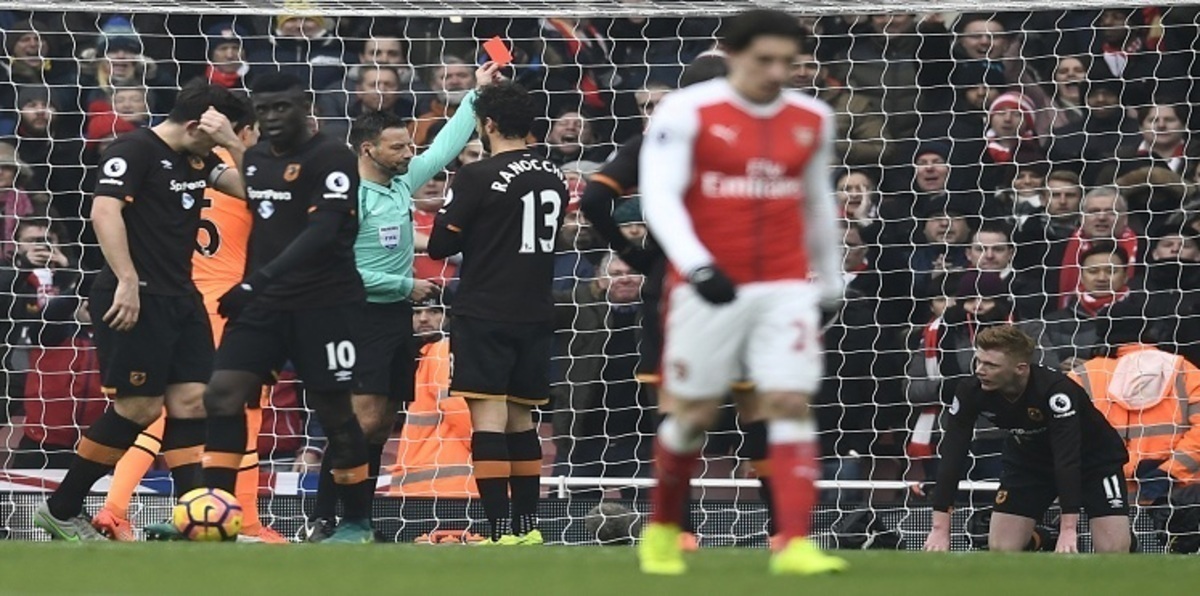 اتهام هال سيتي بالفشل في السيطرة على تصرفات لاعبيه