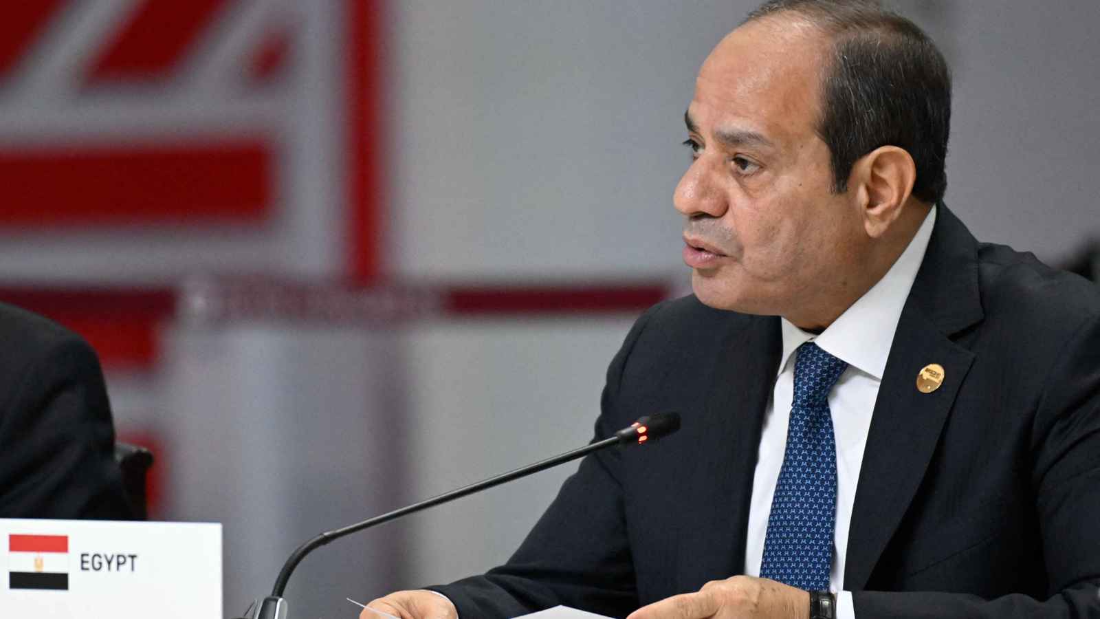 السيسي يؤكد ضرورة منع انزلاق المنطقة إلى حرب شاملة