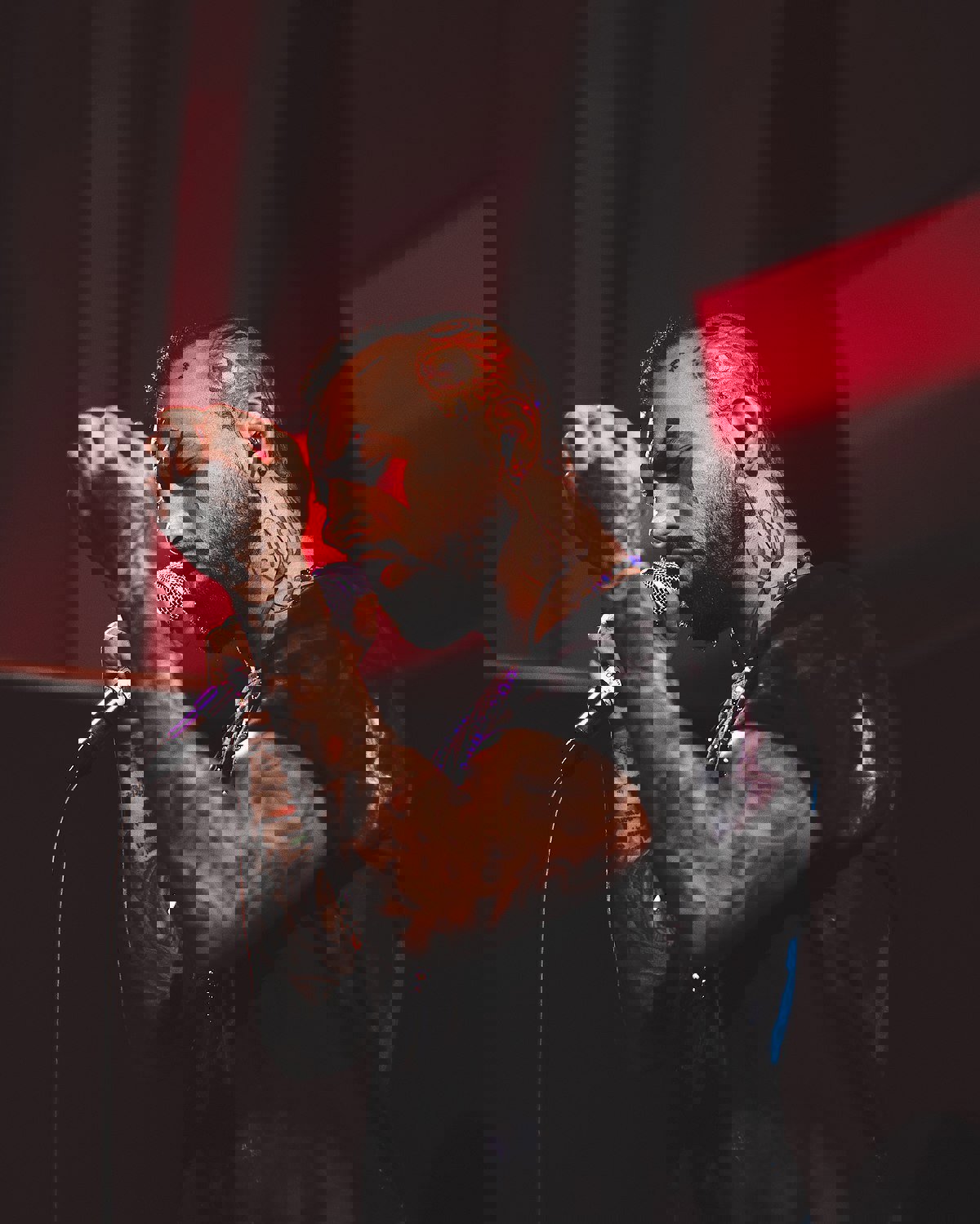 إيران تحكم على مغني الراب "أمير تتلو" بالسجن