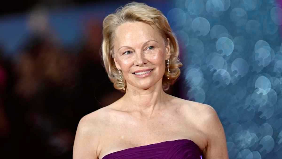 "ثورة الوجه الطبيعي".. باميلا أندرسون "قدوة" في التخلّي عن المكياج (فيديو)