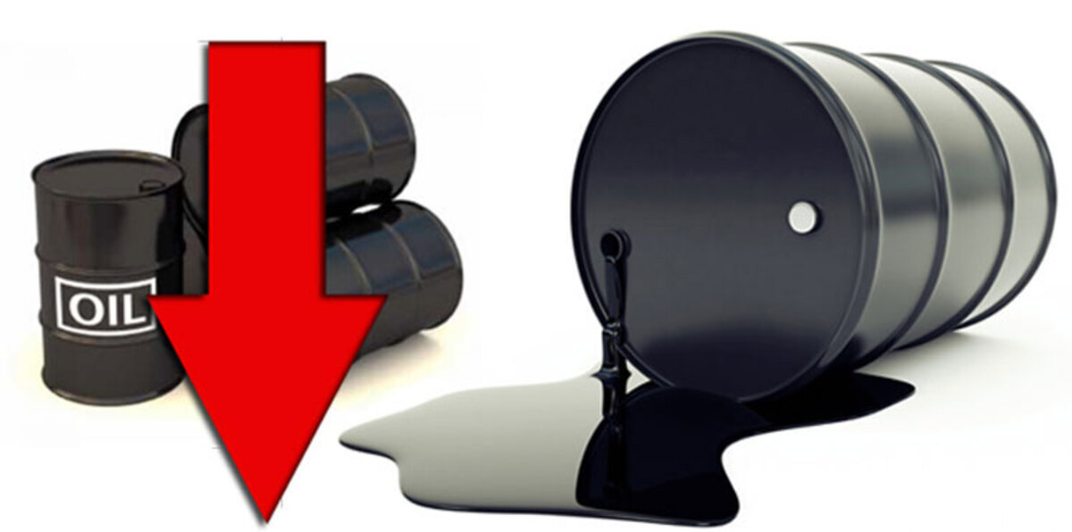 انخفاض طفيف على أسعار النفط وسط تخمة في العرض