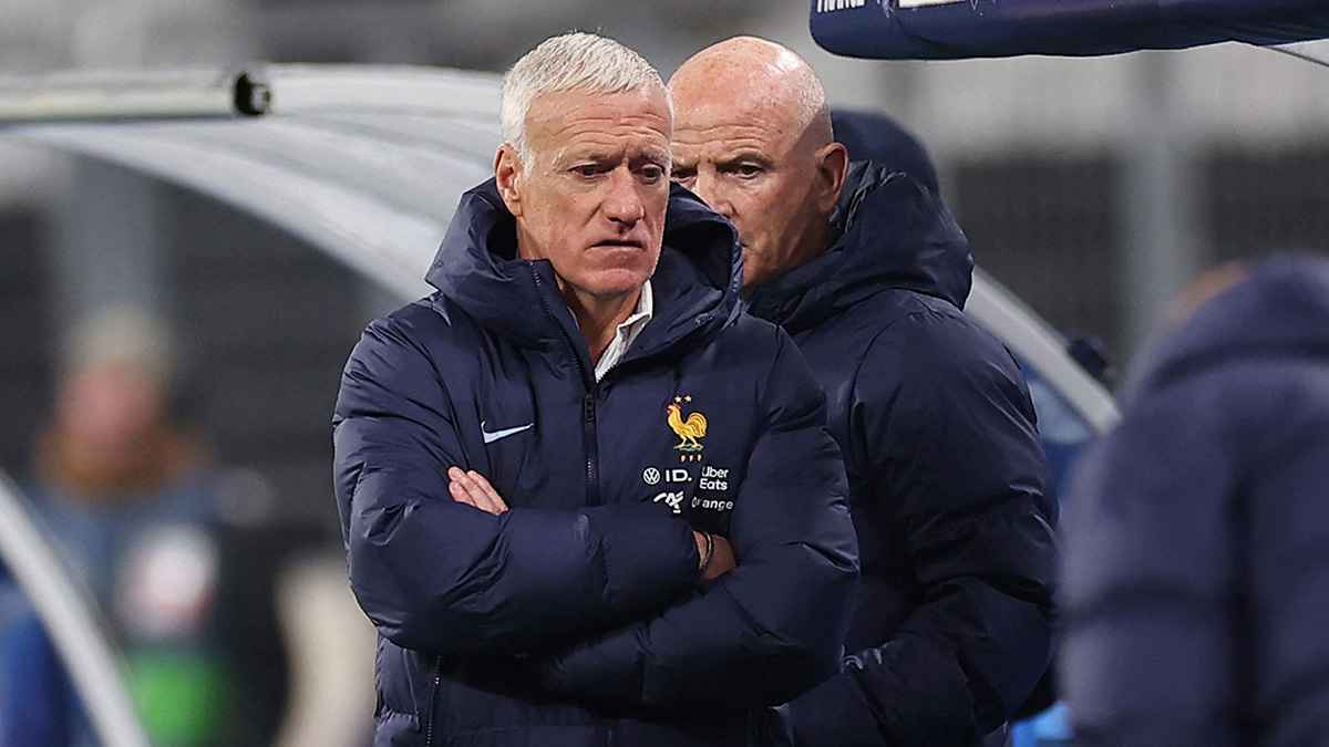 بعد الإصابة أمام مانشستر يونايتد.. ديشامب يعلن استبعاد نجم منتخب فرنسا