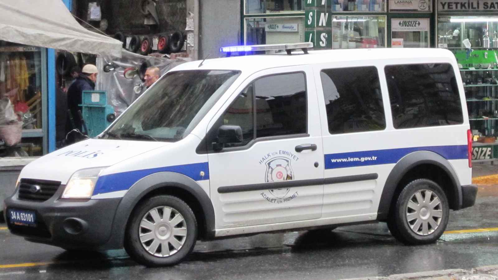 على طريقة "الحفرة".. ضبط عائلة تدير تجارة المخدرات في تركيا