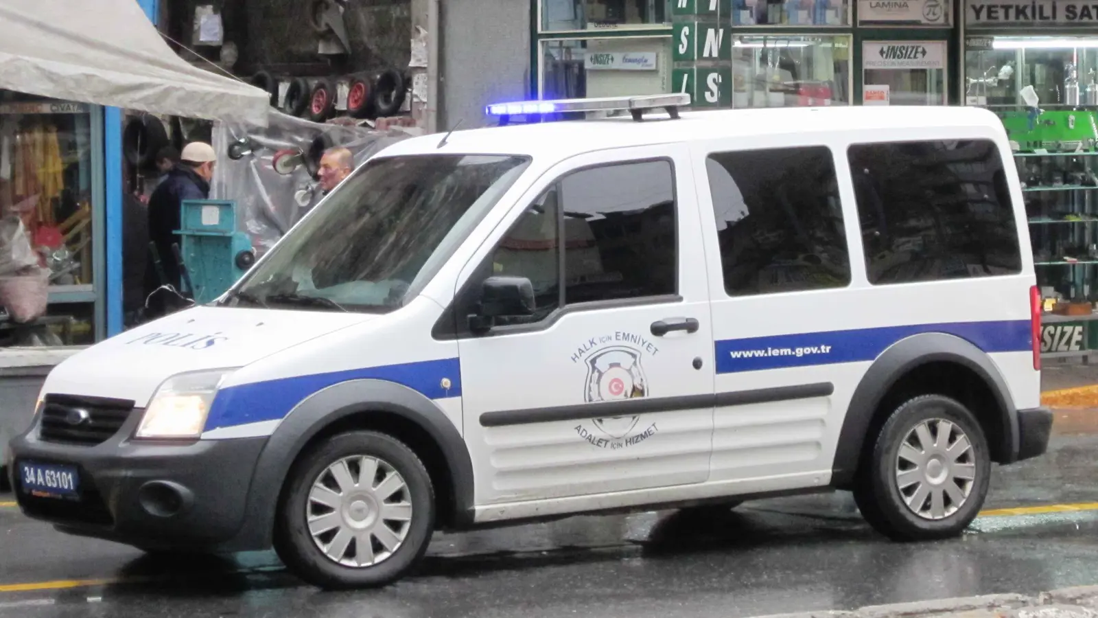 على طريقة "الحفرة".. ضبط عائلة تدير تجارة المخدرات في تركيا