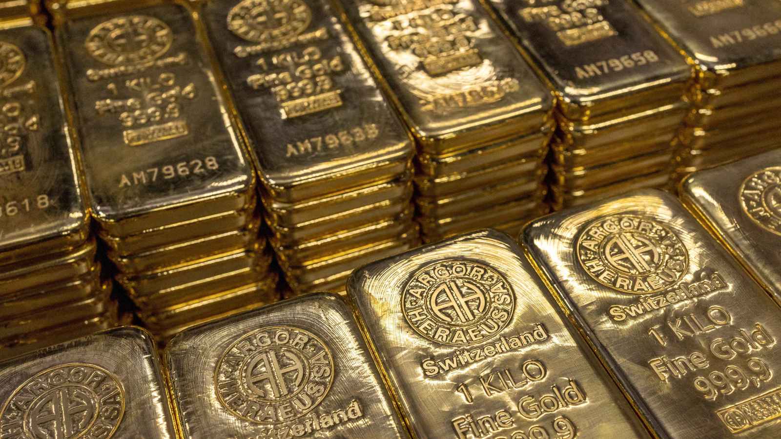 "رسوم ترامب" الجمركية ترفع أسعار الذهب