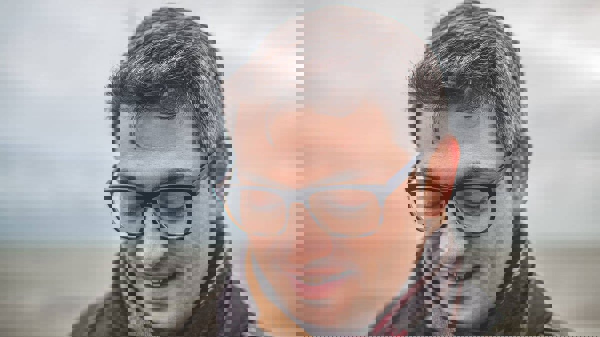 مسببات الشيب المبكر ونصائح لتأخير ظهوره