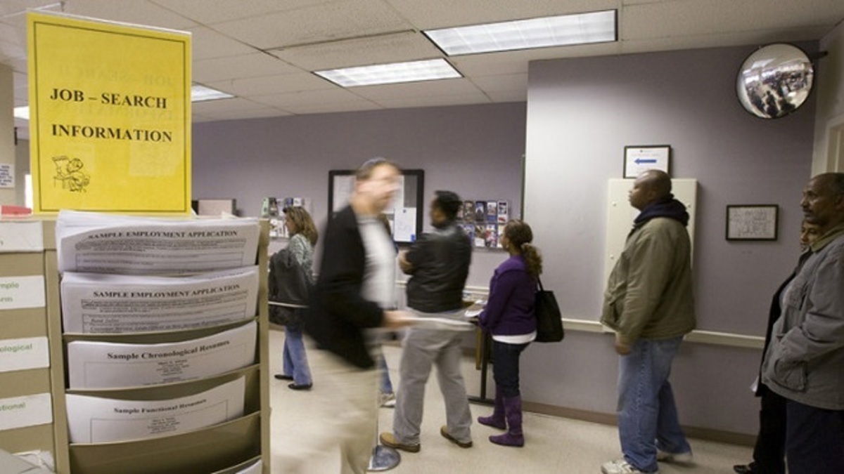 طلبات الإعانة الأمريكية تتراجع دون التوقعات