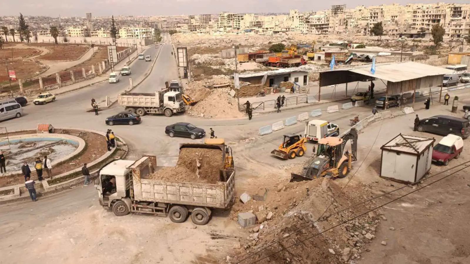 بدء إزالة السواتر الترابية بحيي الشيخ مقصود والأشرفية في حلب