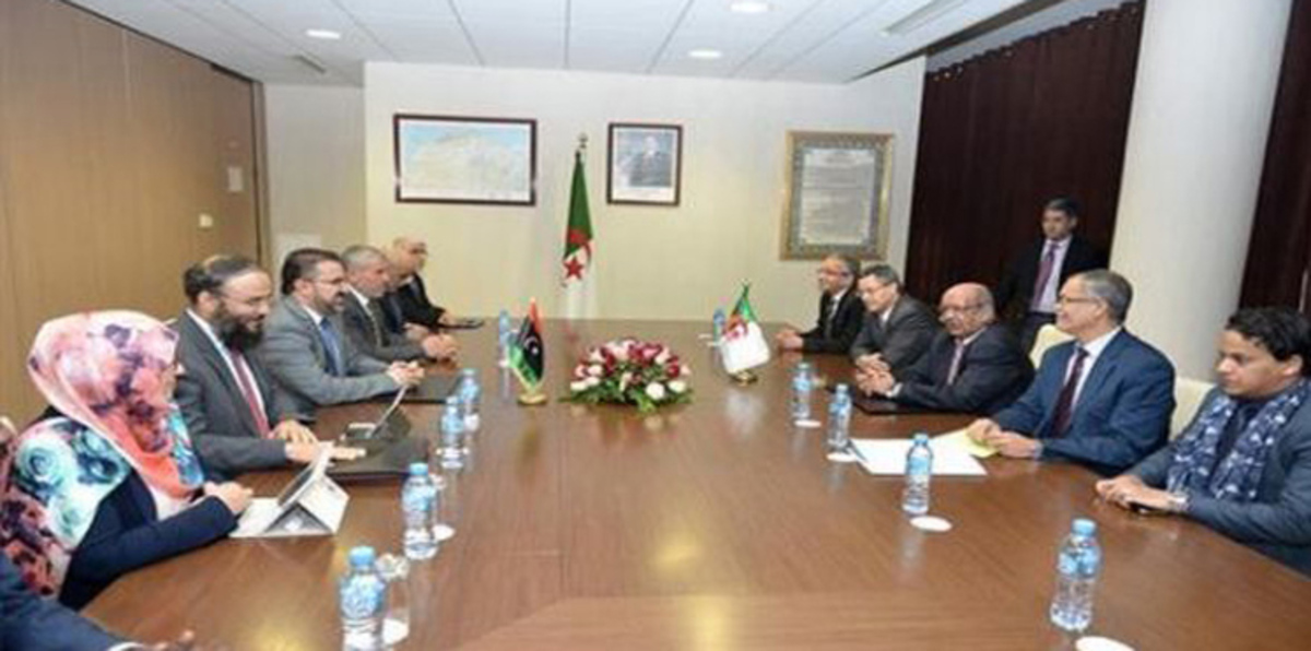 وزير جزائري يبحث مع وفد ليبي سبل تسوية الأزمة السياسية في ليبيا