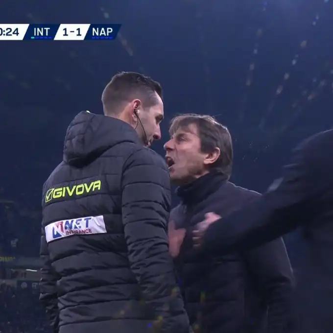 انفعال كونتي على الحكم الرابع لمباراة إنتر ونابولي