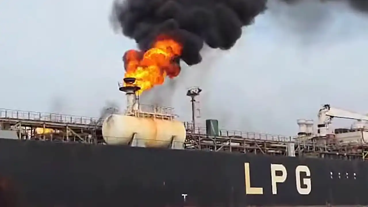 باكستان تكشف تفاصيل هجوم ميناء "رأس عيسى" النفطي غربي اليمن