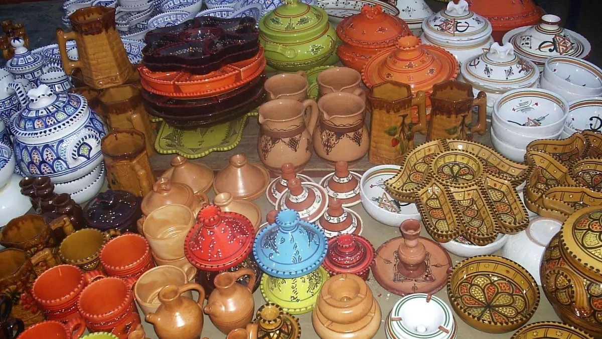 أنامل التونسيات في "سجنان" تمنع مهنة صناعة الفخّار من الاندثار (فيديو إرم)