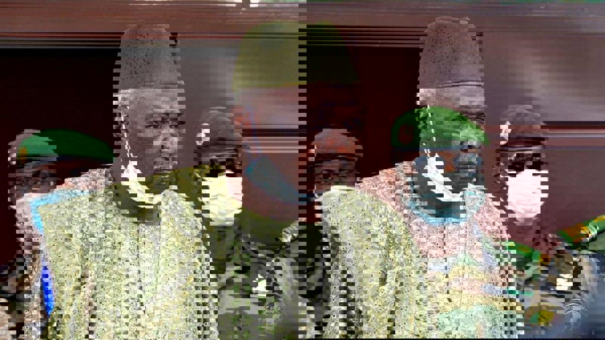 مالي.. الجيش يعتقل الرئيس الانتقالي ورئيس الحكومة