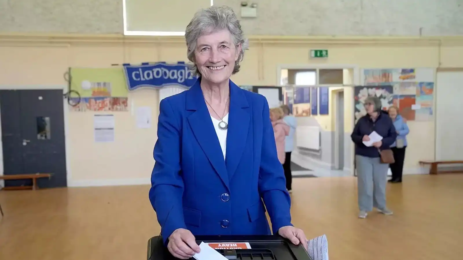 فوز اليسارية كاثرين كونولي في الانتخابات الرئاسية الإيرلندية