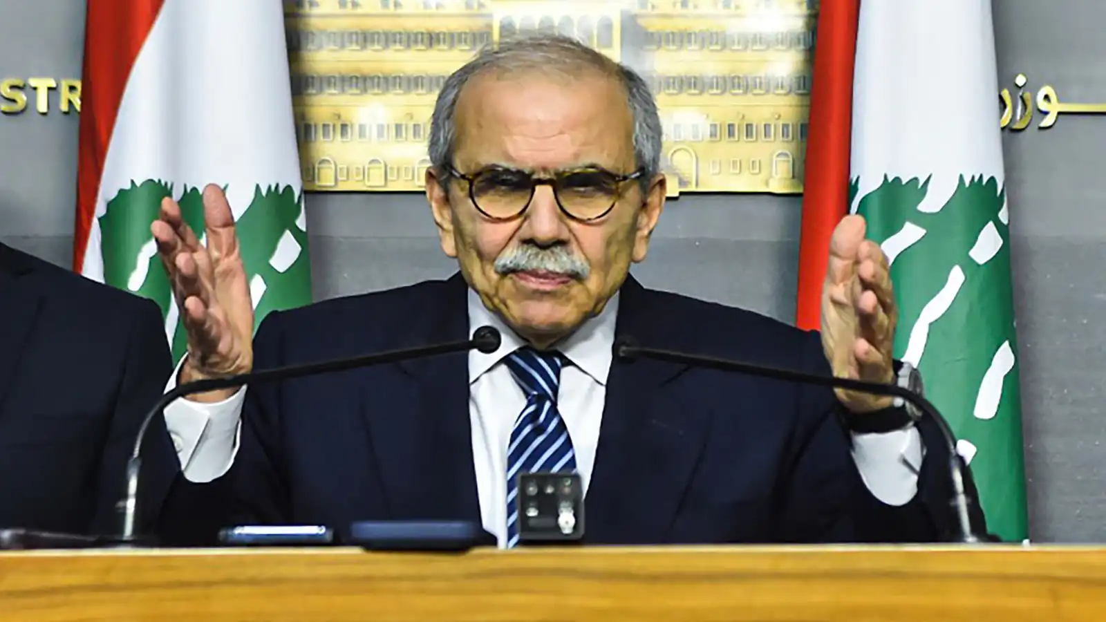 الحكومة اللبنانية تؤكد عزمها على المضي في نزع سلاح حزب الله