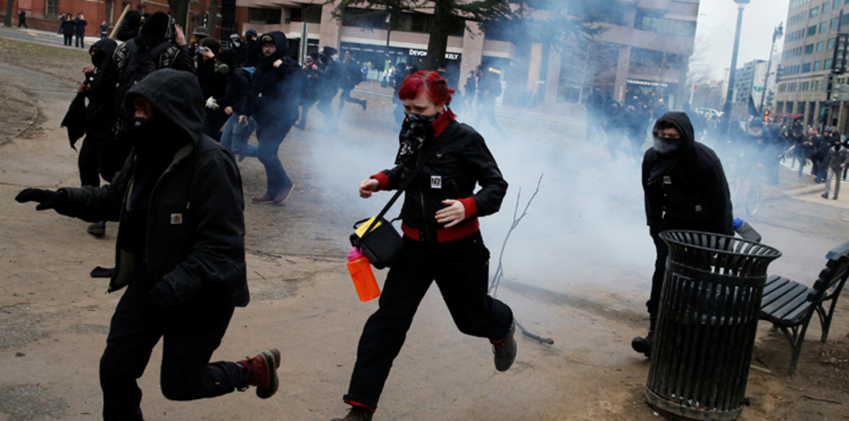 احتجاجات واشنطن تتحول إلى العنف مع تولي ترامب الرئاسة