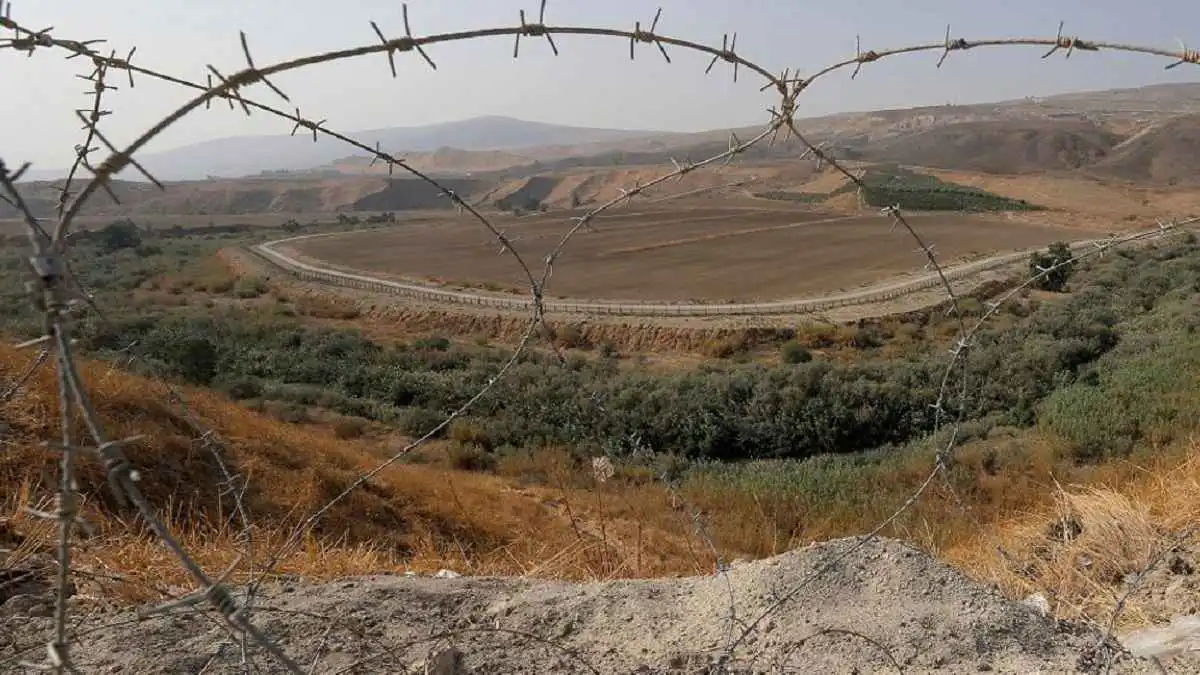 لعزل قرى فلسطينية‎.. الجيش الإسرائيلي يبني سياجًا في غور الأردن