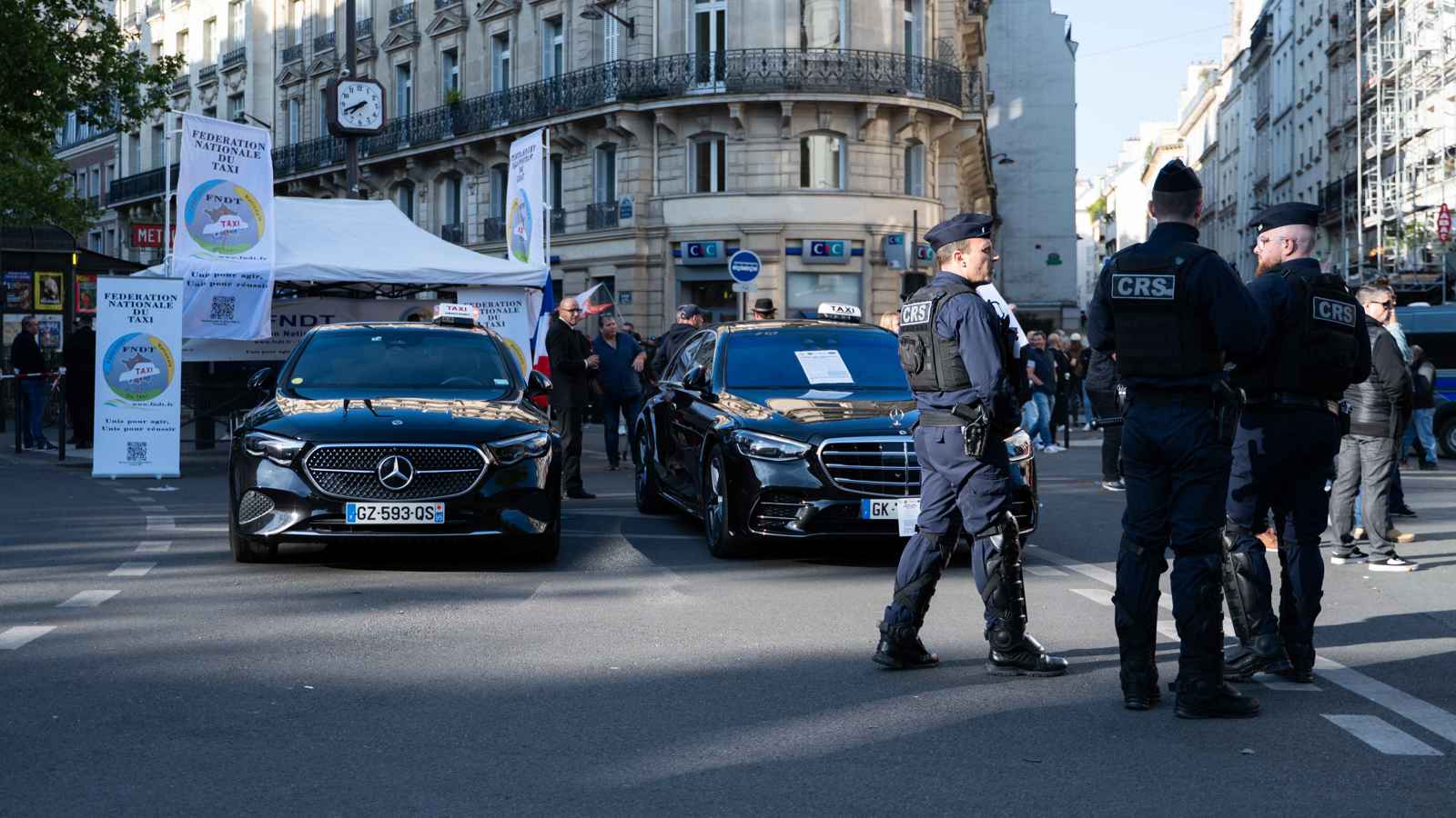 حملة عنصرية في مدينة فرنسية تثير غضب المسلمين