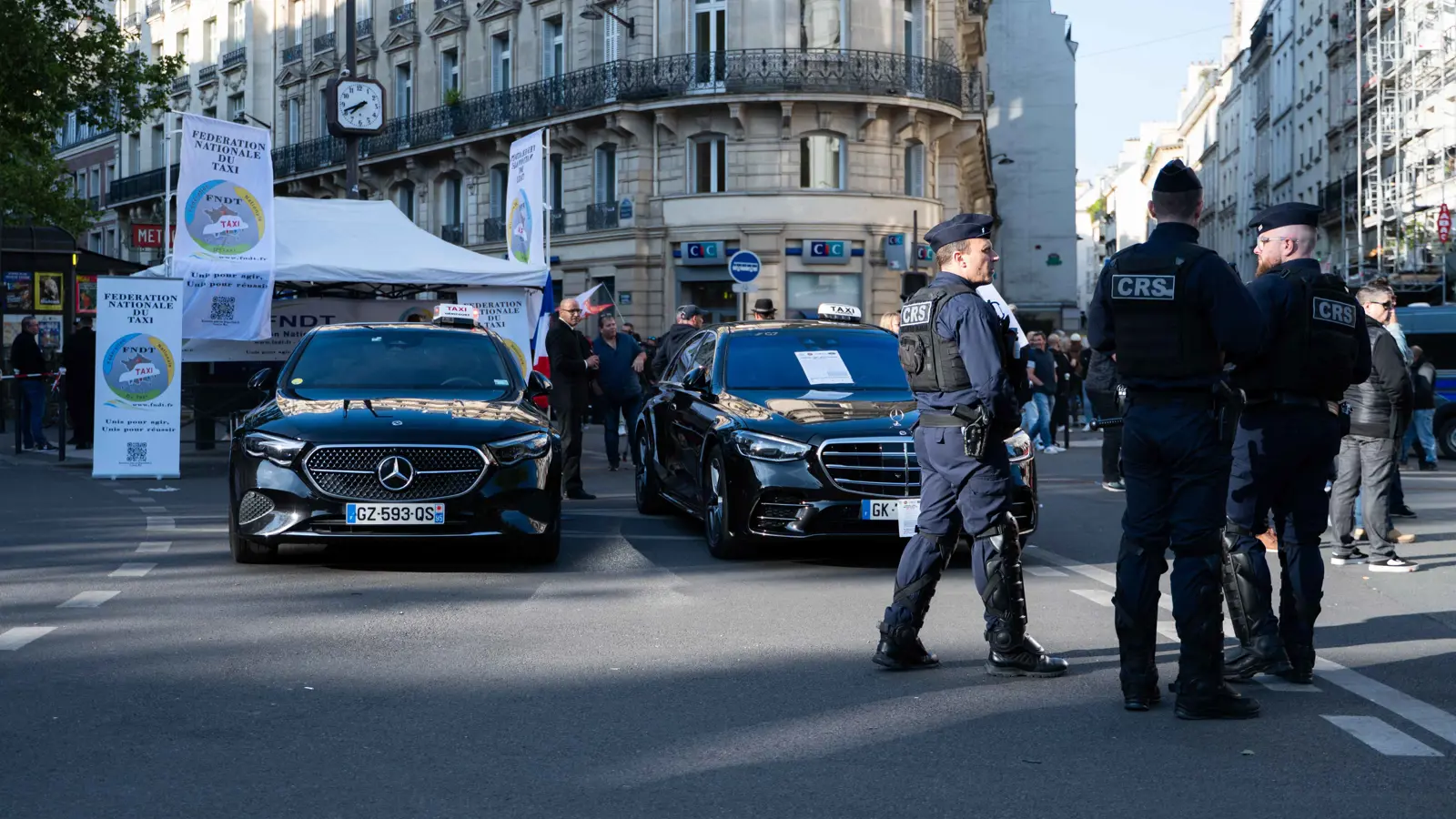 حملة عنصرية في مدينة فرنسية تثير غضب المسلمين