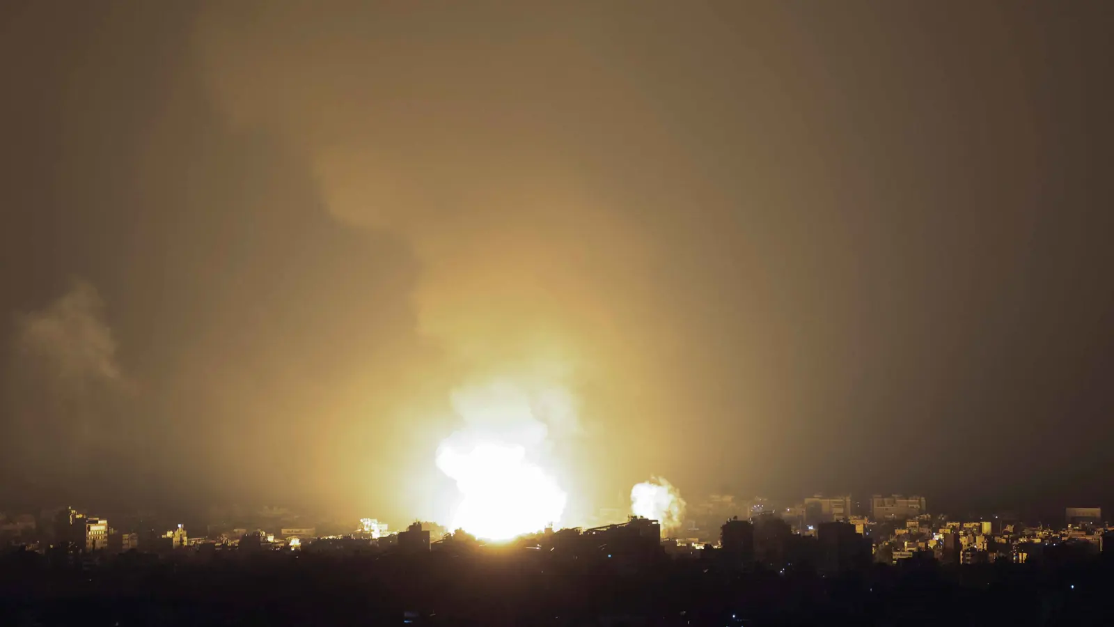 30 غارة إسرائيلية على بيروت أحالت ليل الضاحية نهاراً (فيديو)