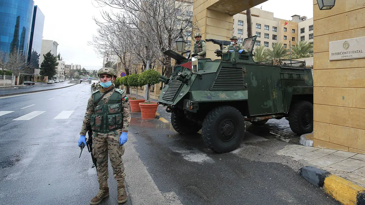 الأردنيون يودعون الحظر بجميع أشكاله