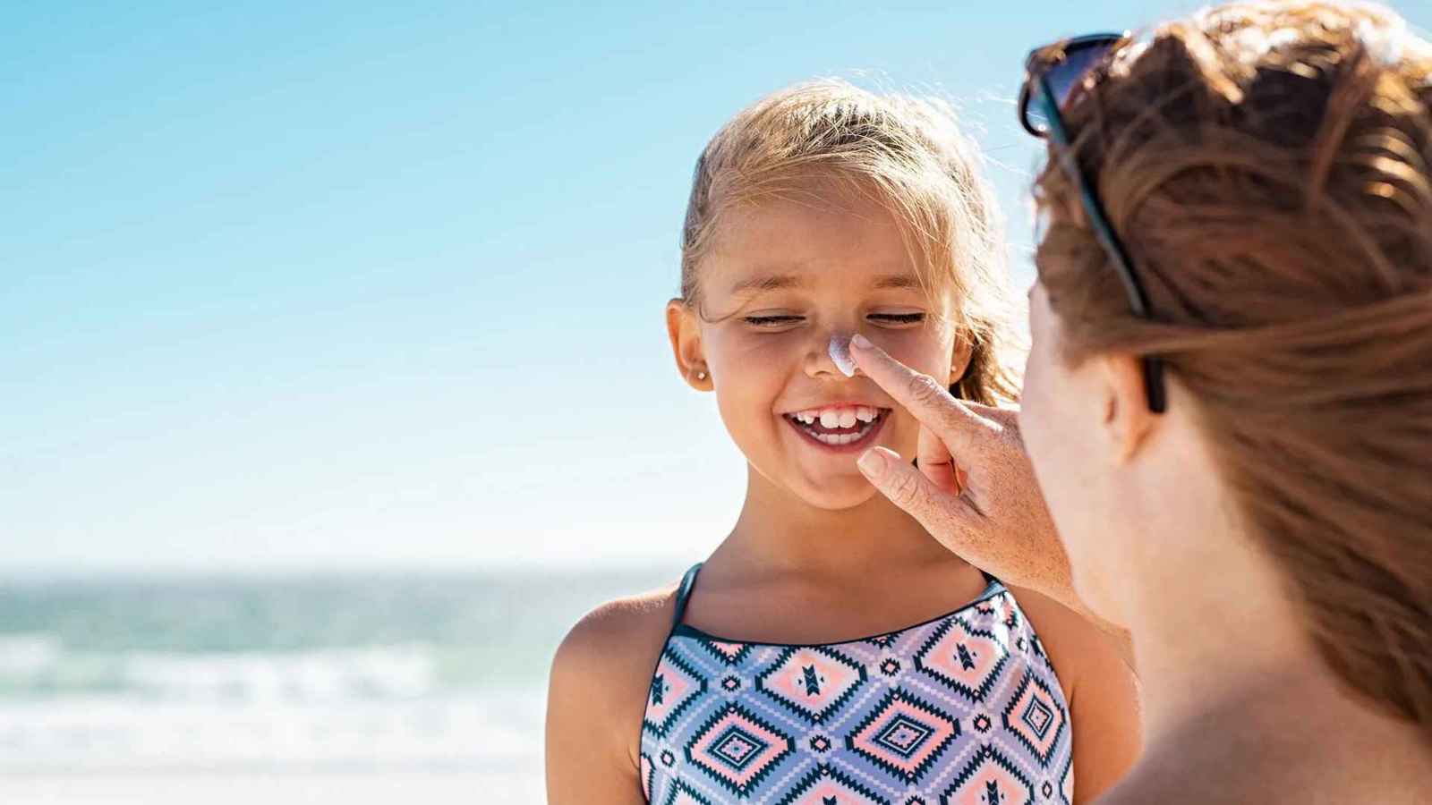 بين الحنان والقسوة.. أسلوبك التربوي يؤثر على دماغ طفلك