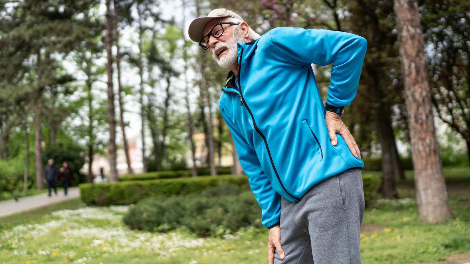 لماذا يخسر كبار السن كتلتهم العضلية؟