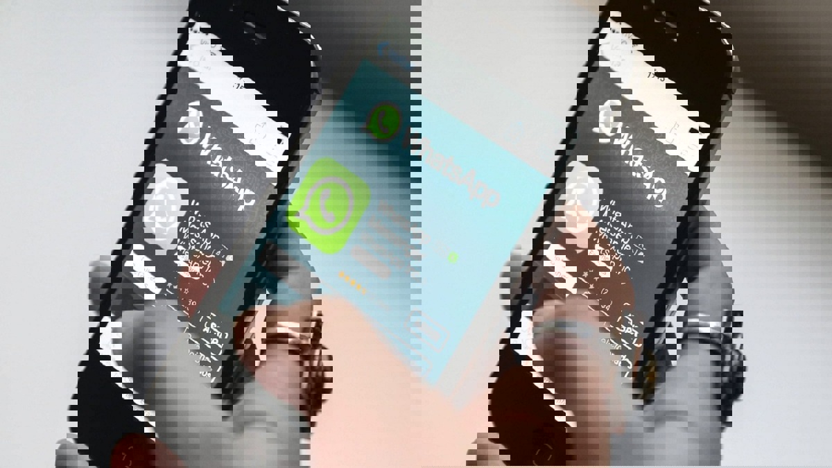 للحد من انتشار الشائعات "القاتلة".. "واتس آب" تراجع بعض ميزاتها