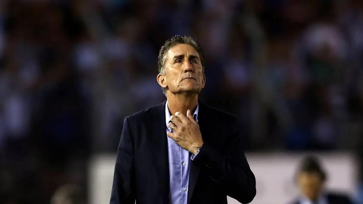 النادي الأهلي المصري يفاوض الأرجنتيني إدغاردو باوزا لخلافة كارتيرون