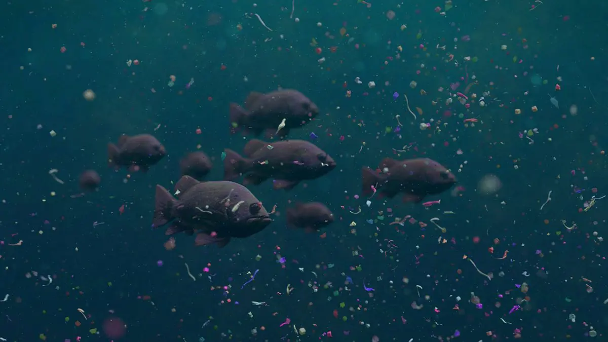 أسماك روبوتية تنظف المياه من المواد البلاستيكية الدقيقة