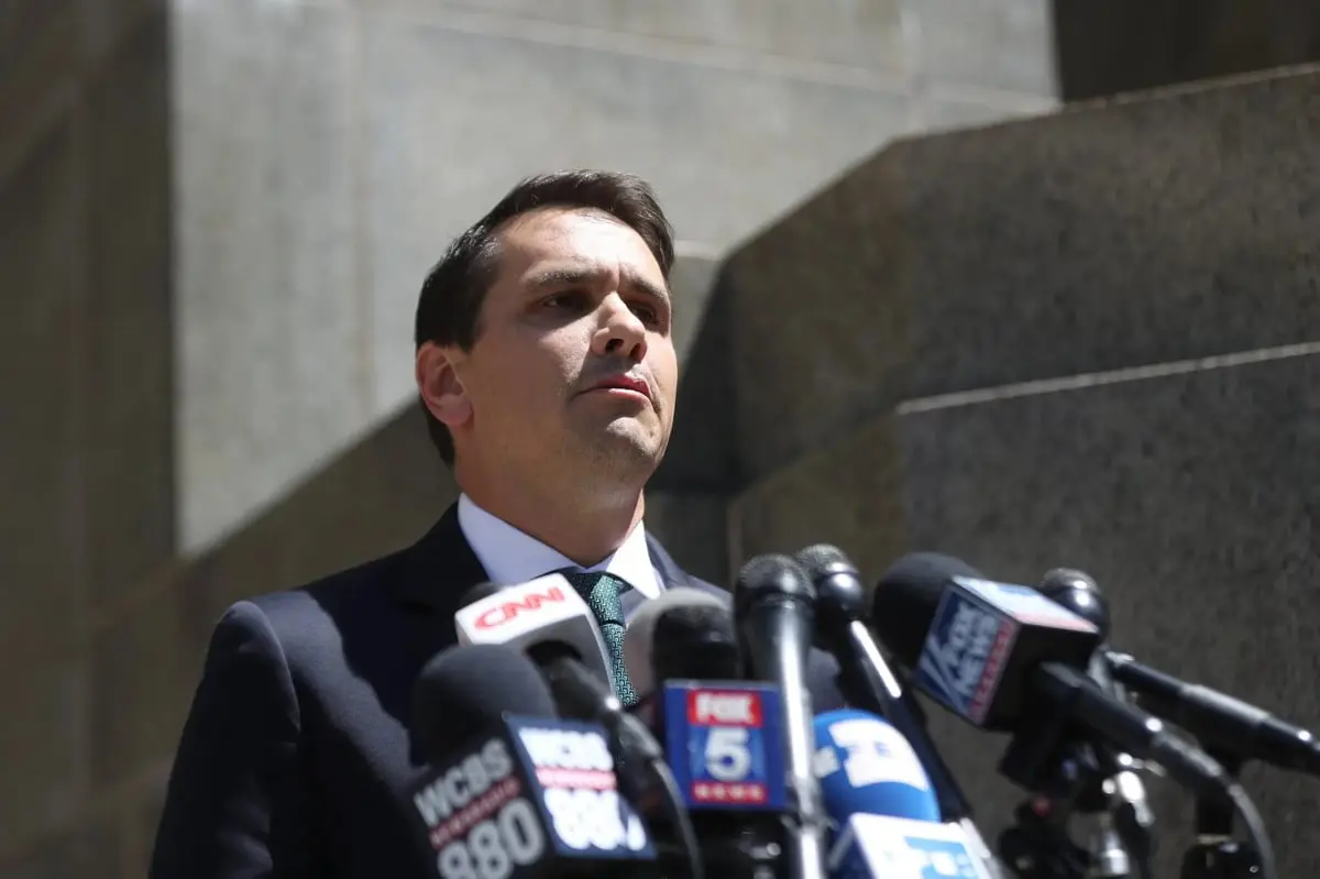 قبل يوم من محاكمته.. ترامب يلجأ لتود بلانش