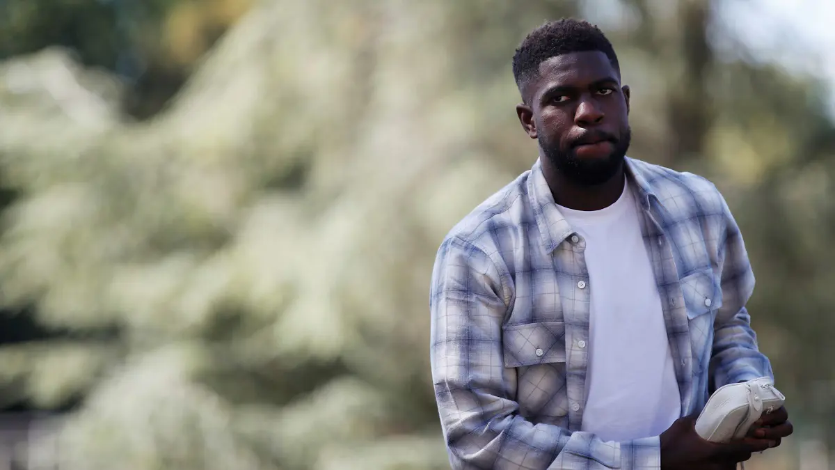 ديشان يُعيد أومتيتي إلى نادي برشلونة للعلاج