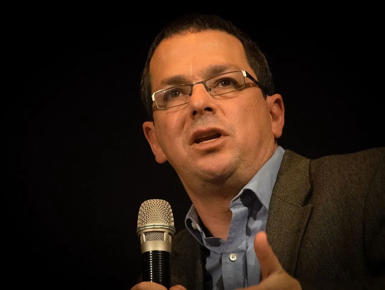 عاموس هاريل