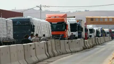 شاحنات مكدسة على حدود جابر - نصيب بين الأردن وسوريا