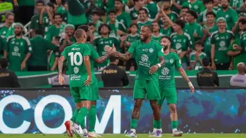 فرحة لاعبي الأهلي بعد هدف توني في مرمى نيوم