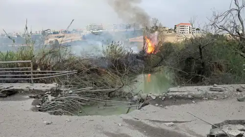 آثار معارك بين إسرائيل وحزب الله جنوبي لبنان