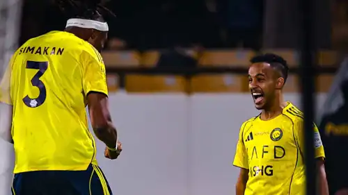 النصر تقدم بالهدف الأول عن طريق غريب