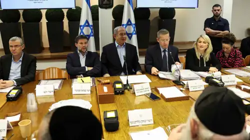 رئيس الوزراء الإسرائيلي بنيامين نتنياهو وأعضاء حكومته