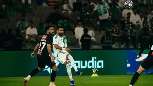 رياض محرز في مباراة الأهلي والنجمة
