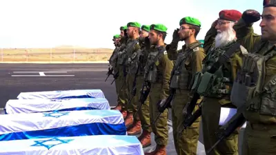 خلال تسلم إسرائيل جثث الرهائن الخميس