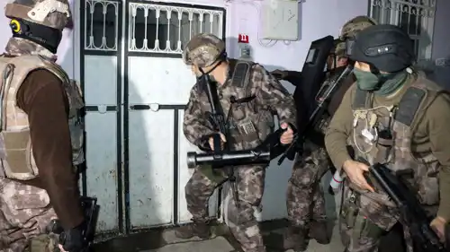 قوات أمنية تركية خلال مداهمة لداعش