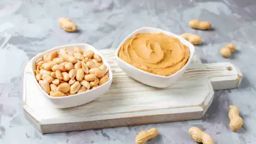 فول سوداني وزبدة الفول السوداني