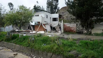مشهد من الانهيارات جراء الأمطار في بوليفيا