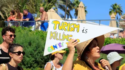 متظاهرون في جزر الكناري