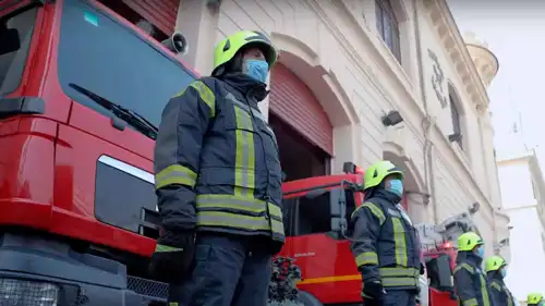 رجال أطفاء في مصر