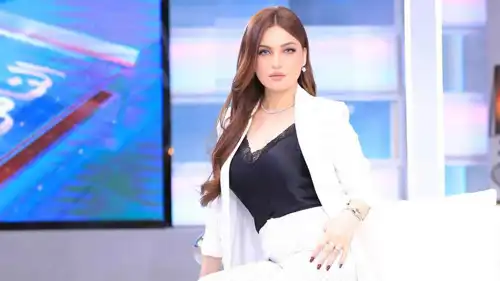 الإعلامية المصرية ياسمين عز