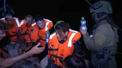 لحظة احتجار طاقم السفينة "مادلين"