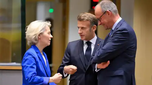 المستشار الألماني والرئيس الفرنسي ورئيسة المفوضية الأوروبية