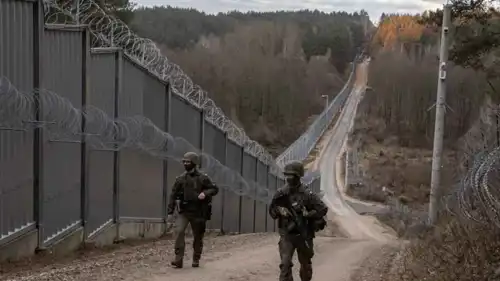 جنود بولنديون على الحدود