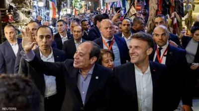 السيسي وماكرون في جولة بخان الخليلي